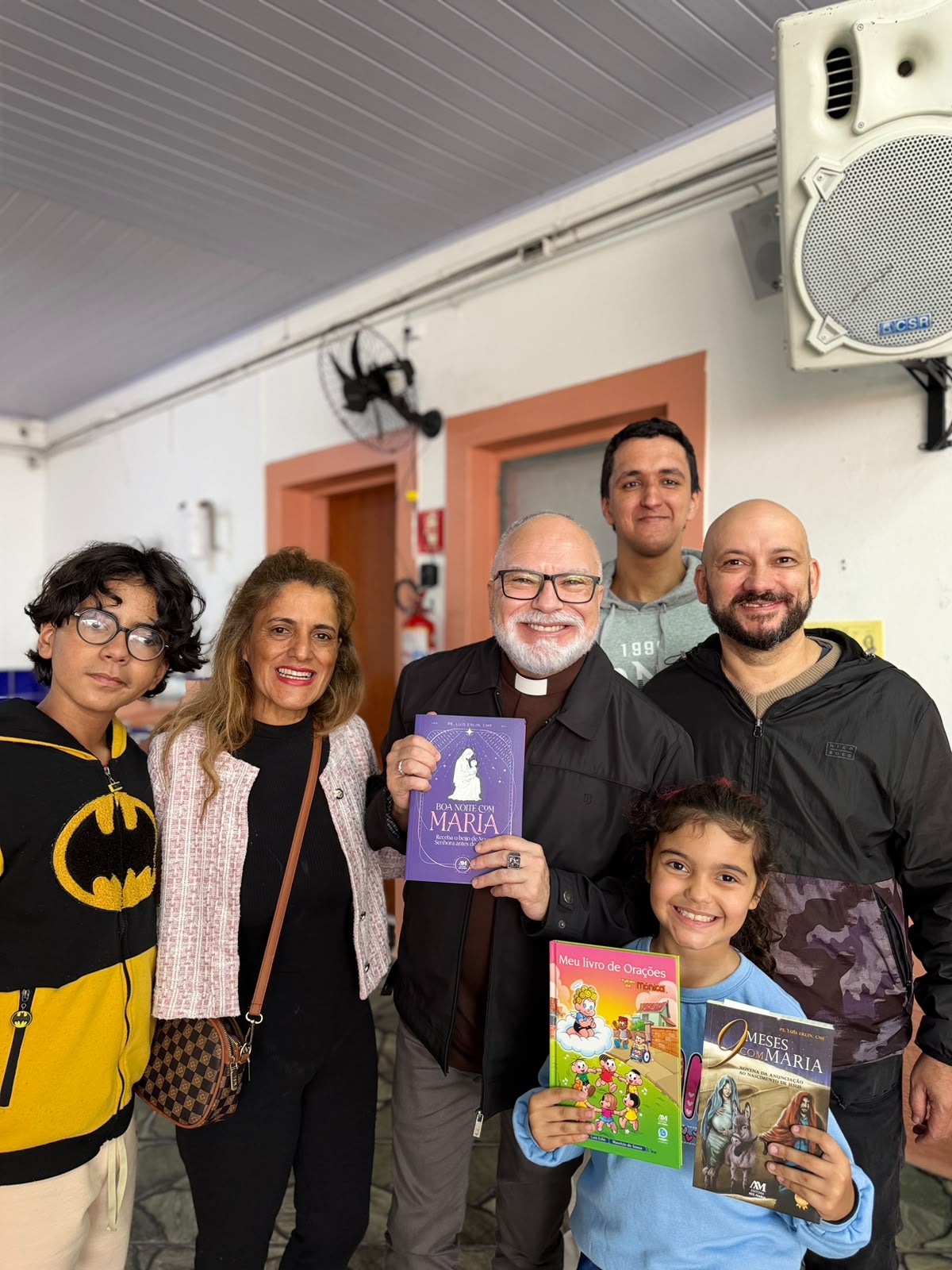 Santa Missa e Sessão de Autógrafos na Paróquia Nossa Senhora do Bom Conselho- Vila Prel- SP Santa Missa e Sessão de Autógrafos na Paróquia Nossa Senhora do Bom Conselho- Vila Prel- SP