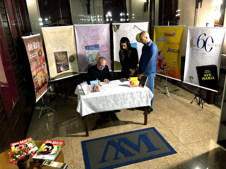 Santuário Nossa Senhora do Carmo, em Curitiba (PR) Santuário Nossa Senhora do Carmo, em Curitiba (PR)