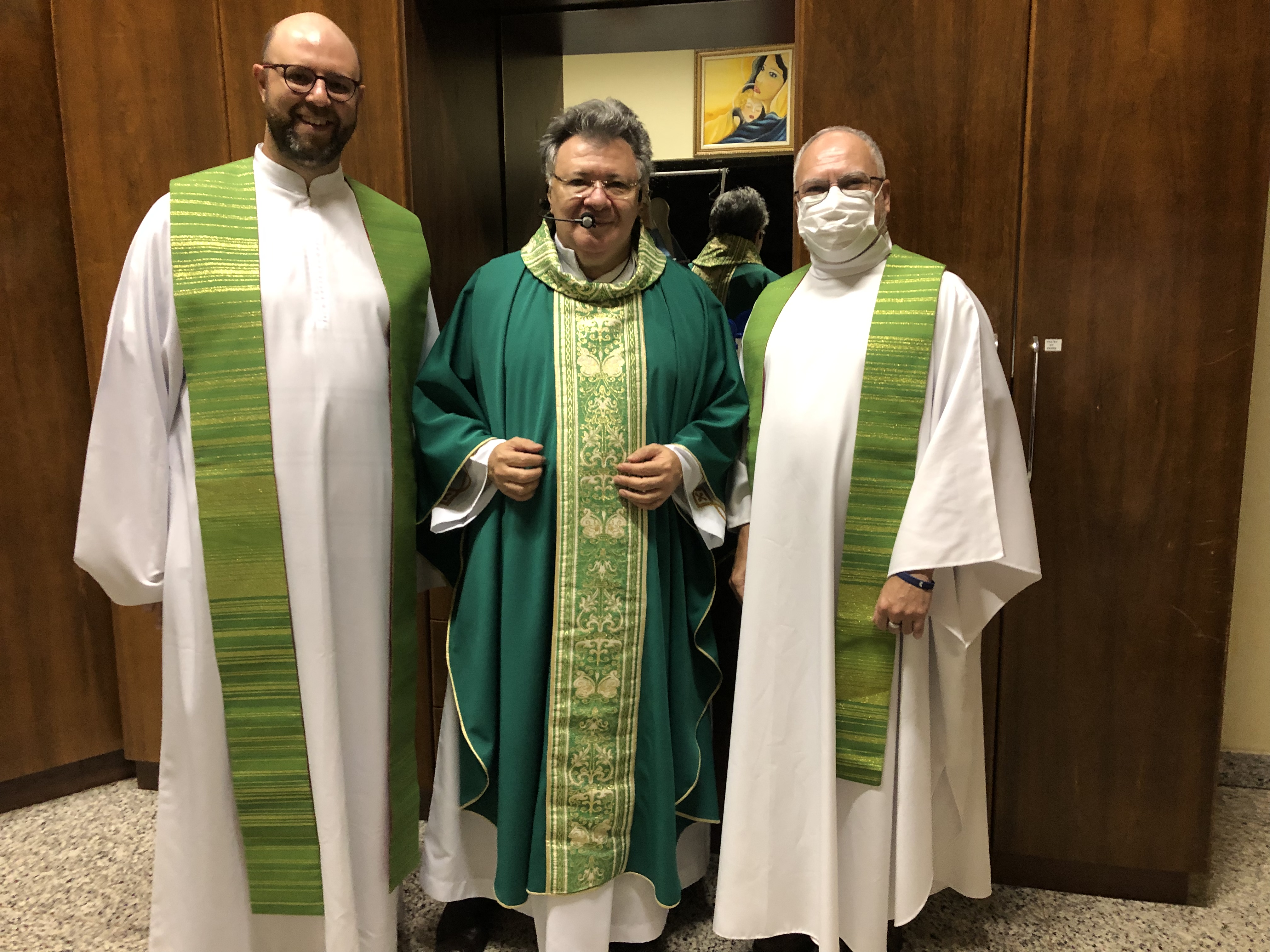 Comunidade Renascidos em Pentecostes - Brasília (DF) Comunidade Renascidos em Pentecostes - Brasília (DF)