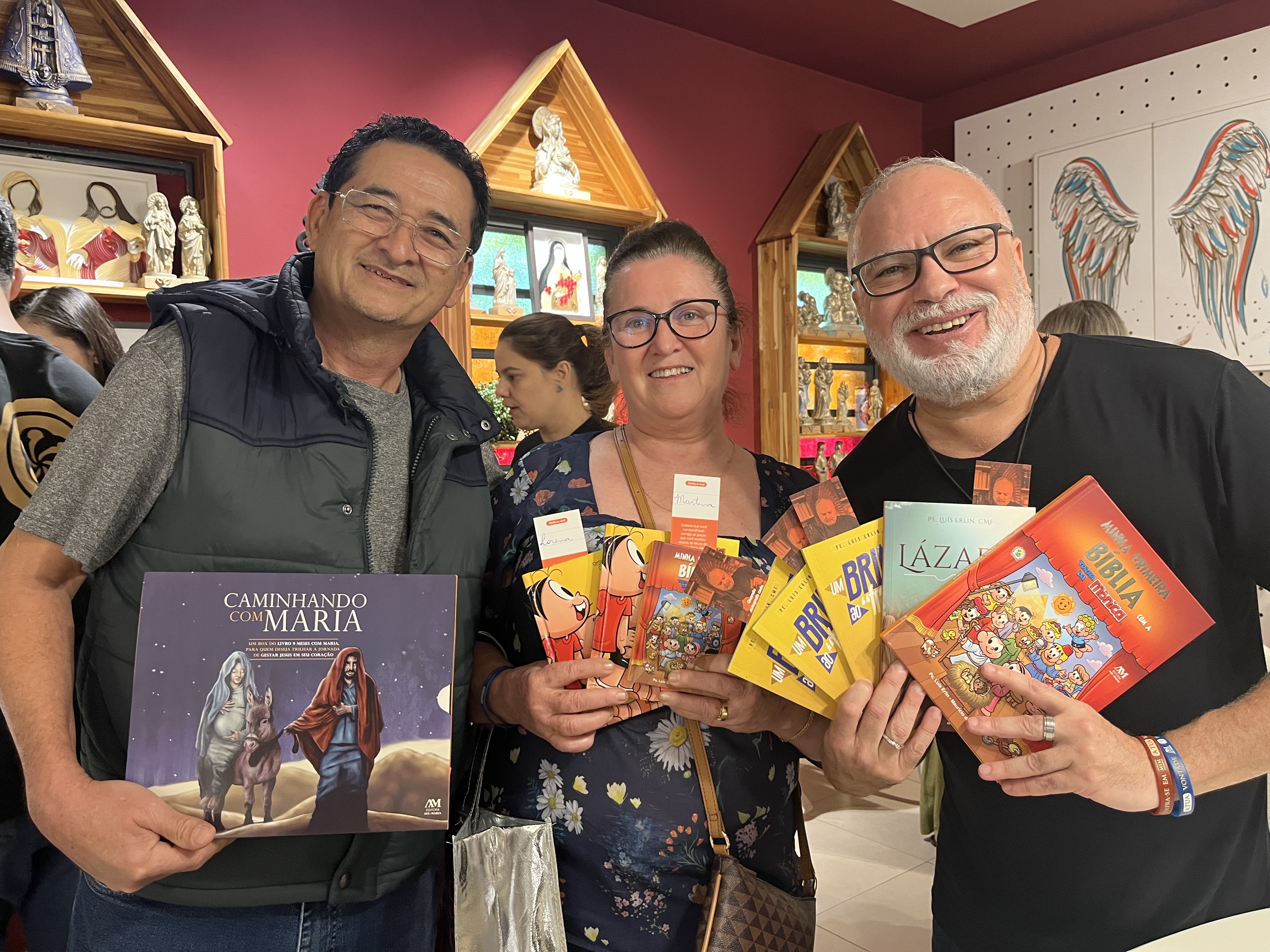 Palestra e Sessão de autógrafos na Loja Santo Santo Santo - São José do Rio Preto (SP) Palestra e Sessão de autógrafos na Loja Santo Santo Santo - São José do Rio Preto (SP)
