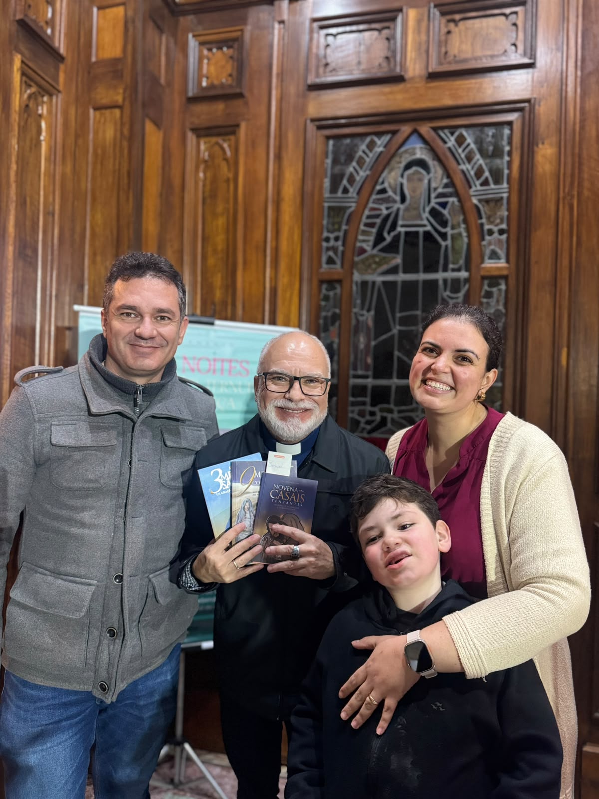 Santa Missa e Sessão de Autógrafos na Catedral de Jundiaí-SP Santa Missa e Sessão de Autógrafos na Catedral de Jundiaí-SP