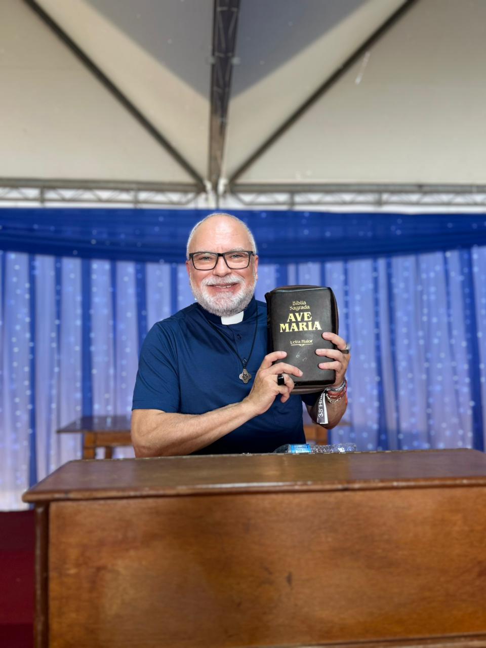 Missão com Padre Luís Erlin no evento HALLEL 2025 em Franca- SP Missão com Padre Luís Erlin no evento HALLEL 2025 em Franca- SP